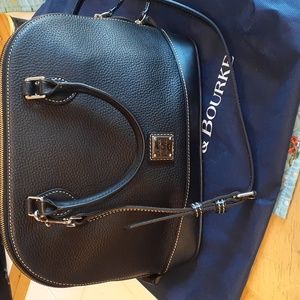 Dooney and Bourke black zip zip pebbled leather